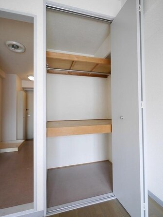 エーリフローレンスBの物件内観写真